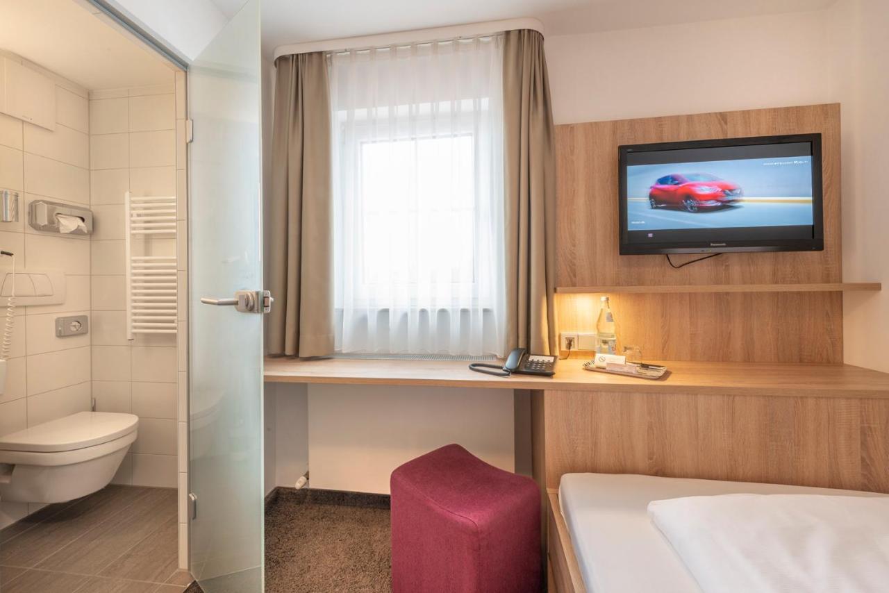 Hotel Gasthof Zum Roessle Heilbronn Bagian luar foto