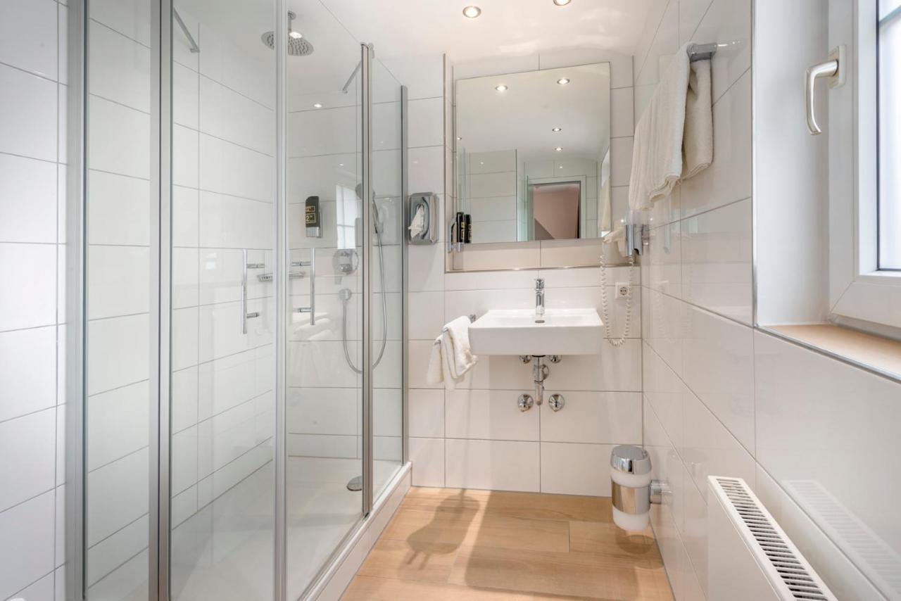 Hotel Gasthof Zum Roessle Heilbronn Bagian luar foto