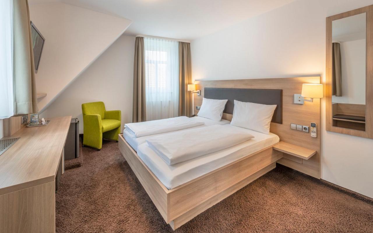 Hotel Gasthof Zum Roessle Heilbronn Bagian luar foto