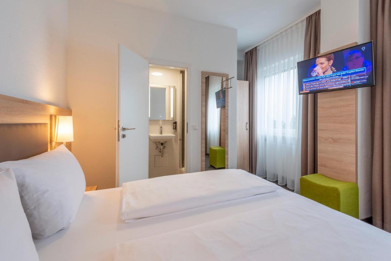 Hotel Gasthof Zum Roessle Heilbronn Bagian luar foto